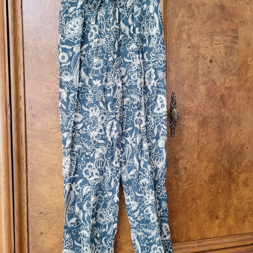 Giorgio Armani, made in Italy, slacks, size 40 Italian, seagreen/blue print